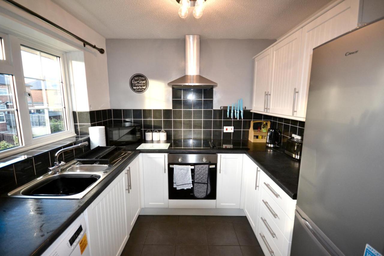 Apartament Redmire - 2 Bed 1St Floor Flat Overlooking Green Darlington  Zewnętrze zdjęcie
